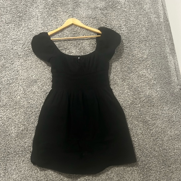 Aritzia Dresses & Skirts - Aritzia little moon kay dress (small)